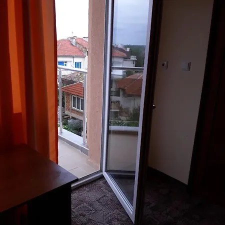 диана дик فندق كيتن