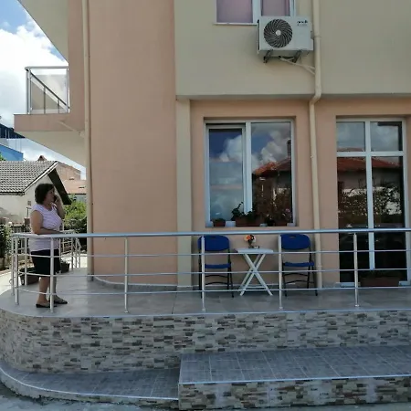 диана дик فندق